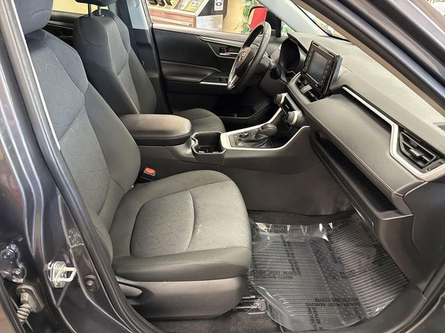 Photo of 2022 Gray Toyota RAV4 Hybrid