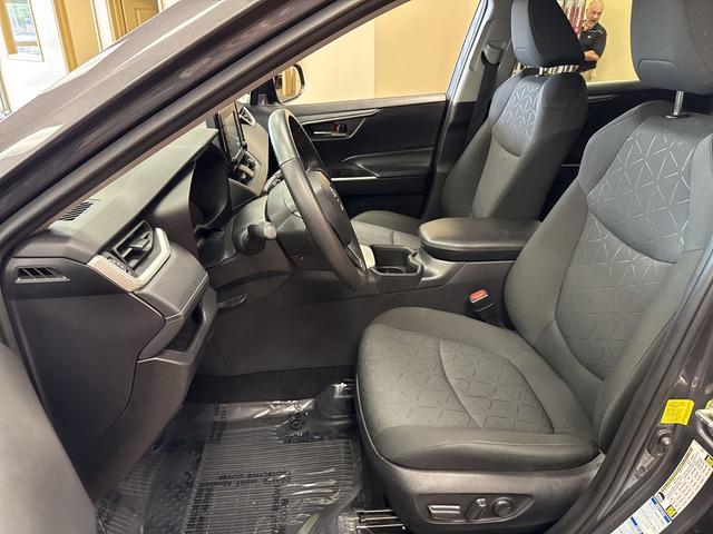 Photo of 2022 Gray Toyota RAV4 Hybrid