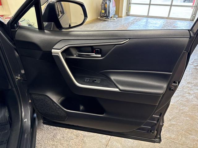Photo of 2022 Gray Toyota RAV4 Hybrid