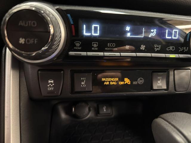 Photo of 2022 Gray Toyota RAV4 Hybrid