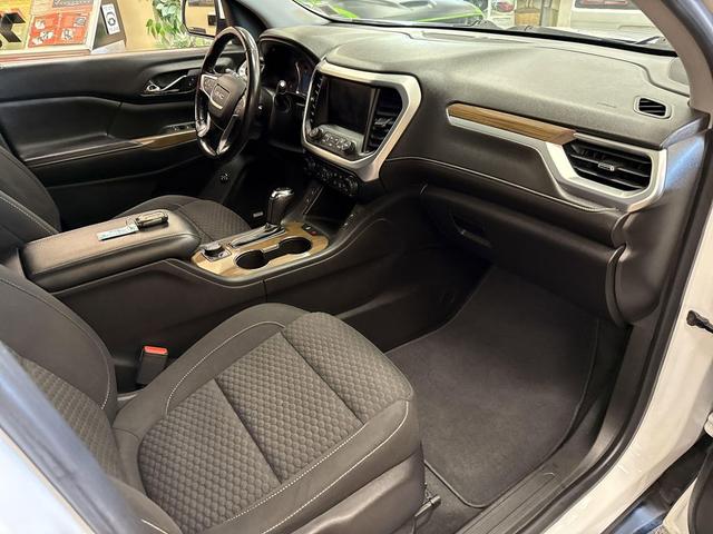 Photo of 2018 Summit White GMC Acadia