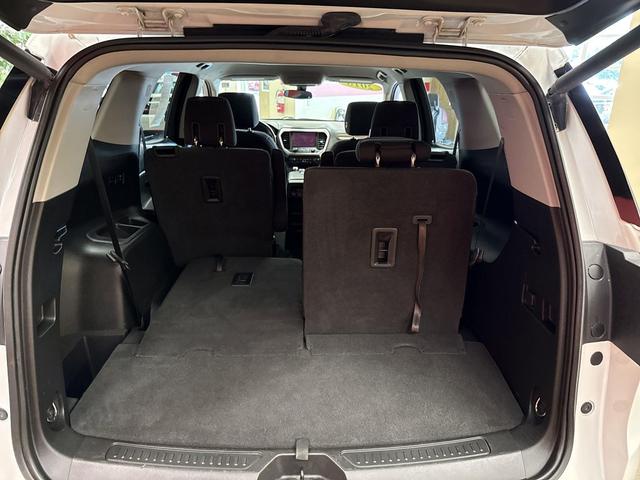 Photo of 2018 Summit White GMC Acadia