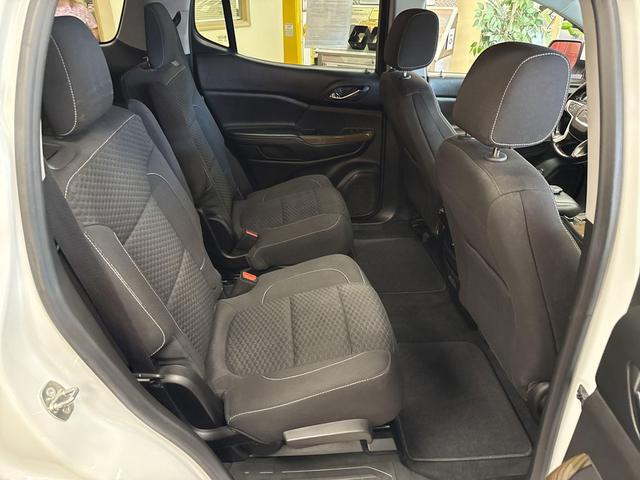Photo of 2018 Summit White GMC Acadia