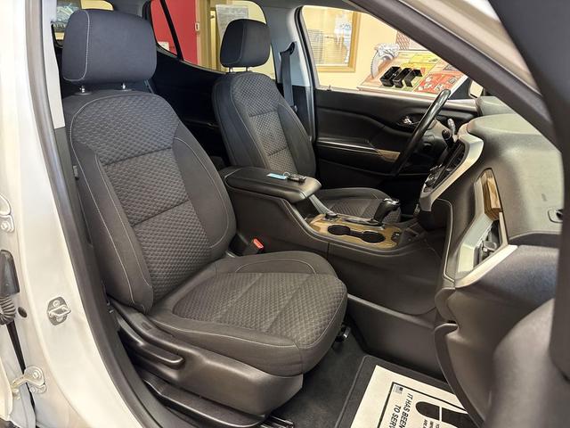 Photo of 2018 Summit White GMC Acadia