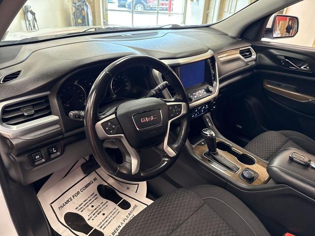Photo of 2018 Summit White GMC Acadia