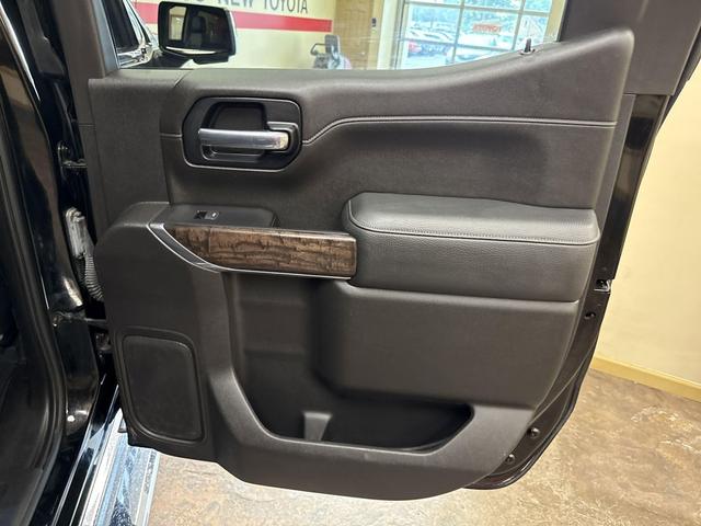 Photo of 2020 Onyx Black GMC Sierra 1500