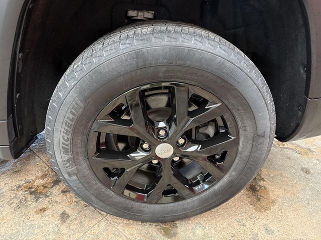 Photo of 2021 Baltic Gray Metallic Clearcoat Jeep Grand Cherokee L