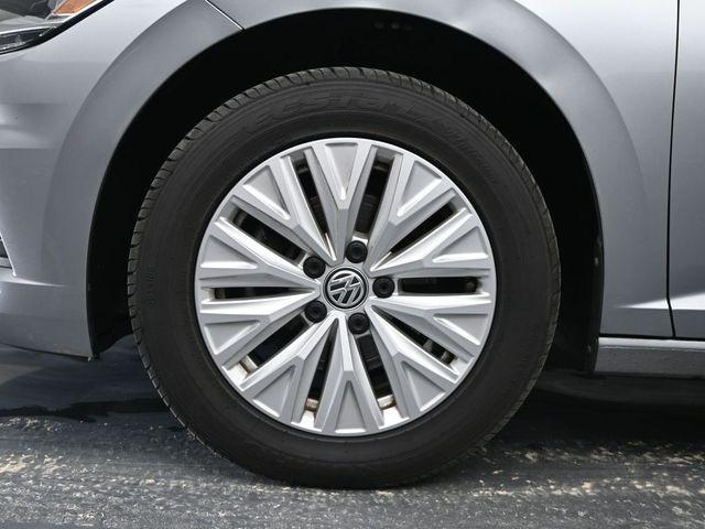 Photo of 2019 Pyrite Silver Metallic Volkswagen Jetta