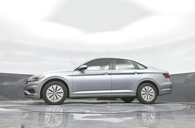 Photo of 2019 Pyrite Silver Metallic Volkswagen Jetta