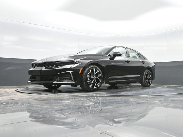 Photo of 2025 Aurora Black Pearl Kia K5