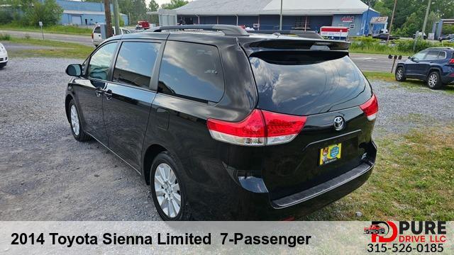 Photo of 2014 Black Toyota Sienna