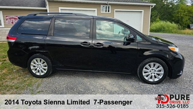 Photo of 2014 Black Toyota Sienna