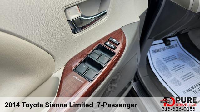 Photo of 2014 Black Toyota Sienna