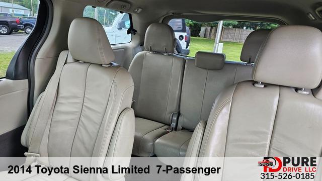 Photo of 2014 Black Toyota Sienna