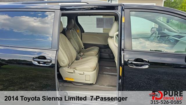 Photo of 2014 Black Toyota Sienna
