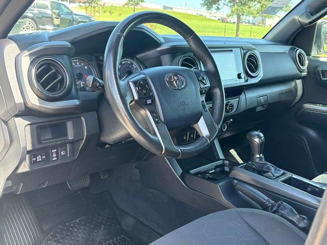 Photo of 2018 Super White Toyota Tacoma