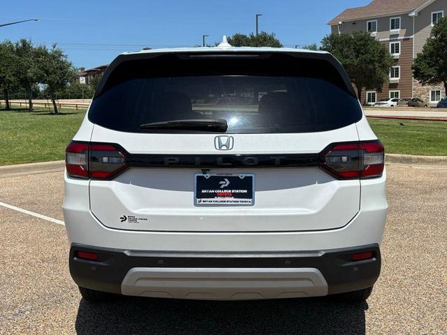 Photo of 2024 Platinum White Pearl Honda Pilot