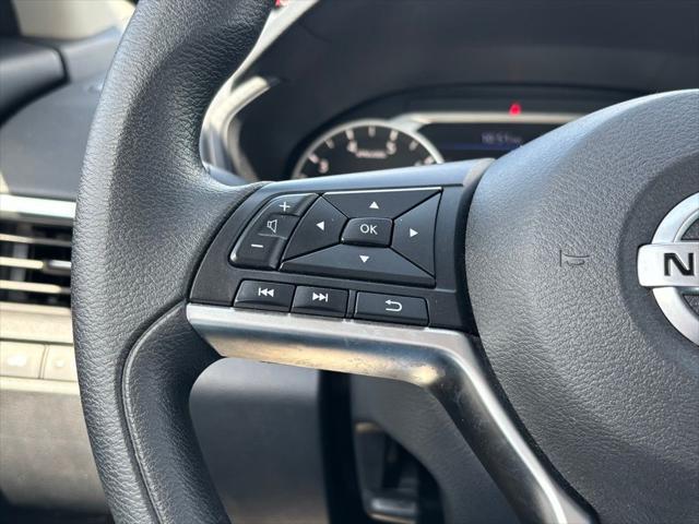 Photo of 2022 Gun Metallic Nissan Altima