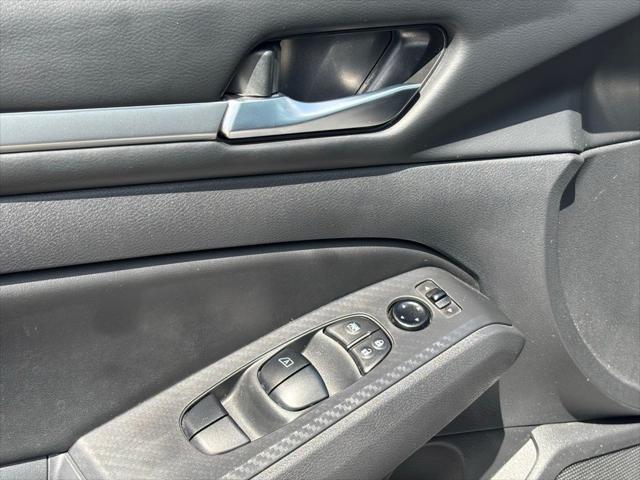 Photo of 2022 Gun Metallic Nissan Altima