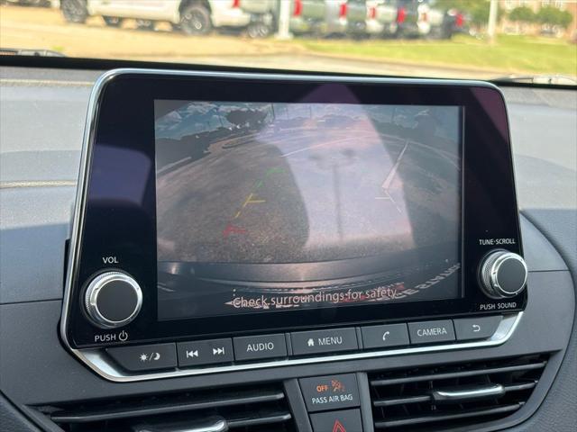 Photo of 2022 Gun Metallic Nissan Altima