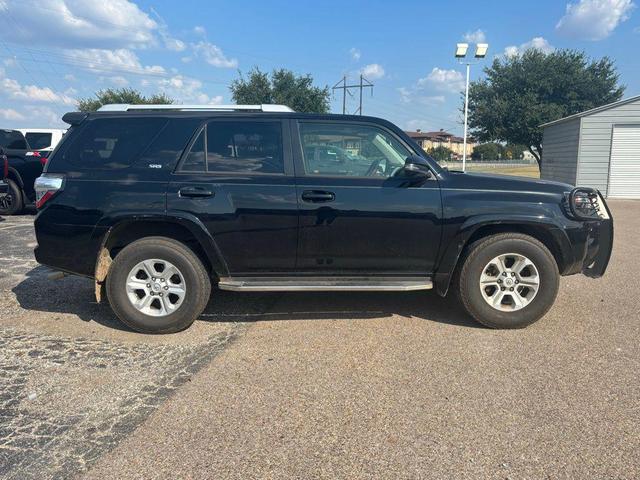 Photo of 2018 Midnight Black Metallic Toyota 4Runner