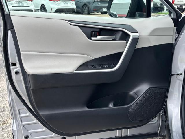 Photo of 2024 Silver Sky Metallic Toyota RAV4