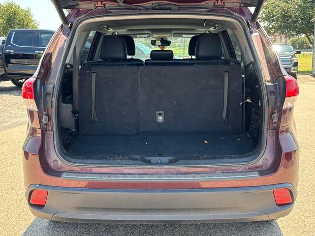 Photo of 2019 Ooh La La Rouge Mica Toyota Highlander