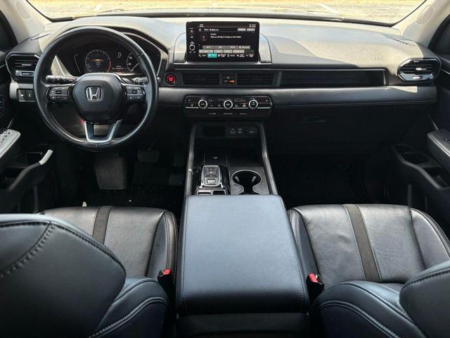 Photo of 2023 Modern Steel Metallic Honda Pilot