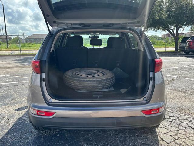 Photo of 2018 Mineral Silver Kia Sportage