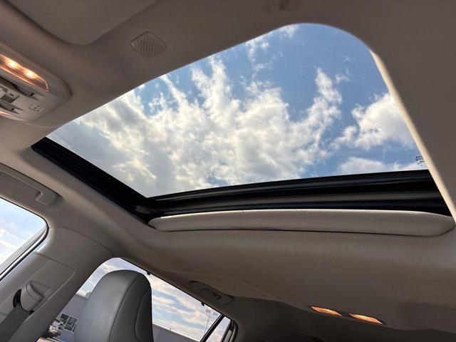 Photo of 2020 Blizzard Pearl Toyota Highlander