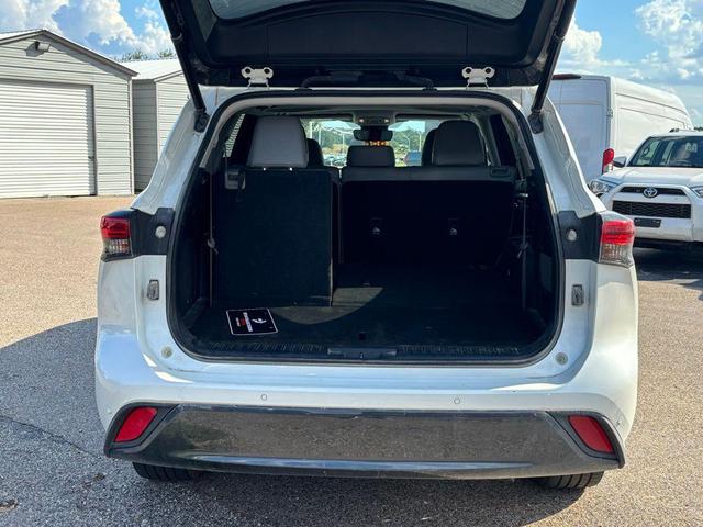 Photo of 2020 Blizzard Pearl Toyota Highlander