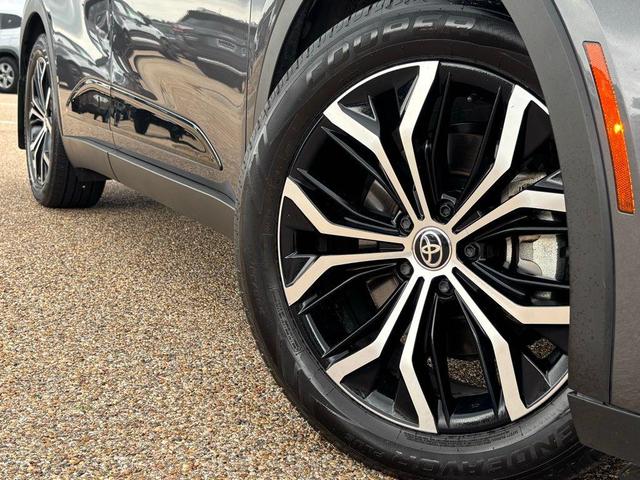 Photo of 2023 Magnetic Gray Metallic Toyota Crown