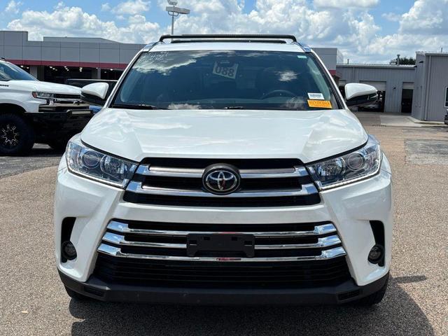 Photo of 2019 Blizzard Pearl Toyota Highlander