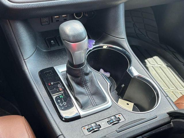 Photo of 2019 Blizzard Pearl Toyota Highlander