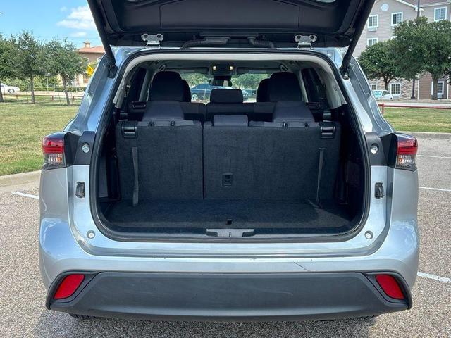 Photo of 2024 Celestial Silver Metallic Toyota Highlander