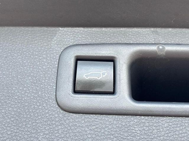 Photo of 2024 Celestial Silver Metallic Toyota Highlander