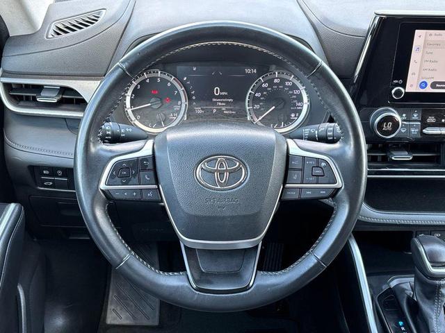 Photo of 2024 Celestial Silver Metallic Toyota Highlander