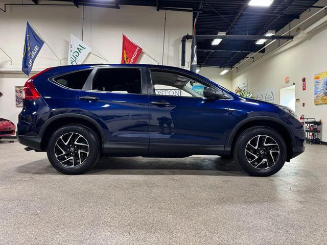Photo of 2016 Obsidian Blue Pearl Honda CR-V