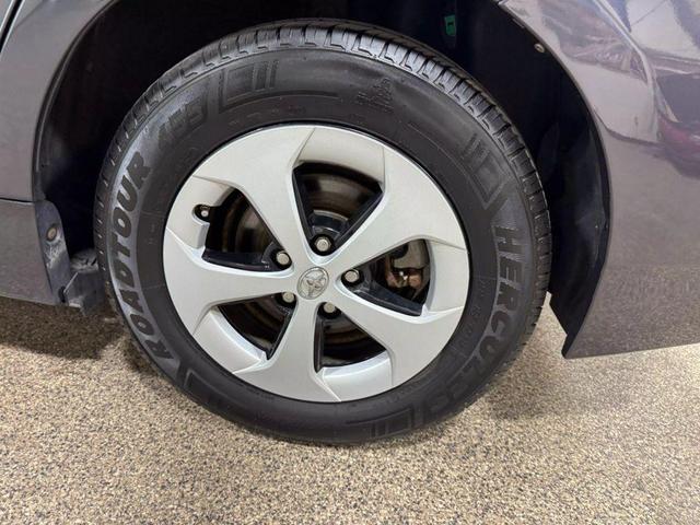 Photo of 2012 Winter Gray Metallic Toyota Prius