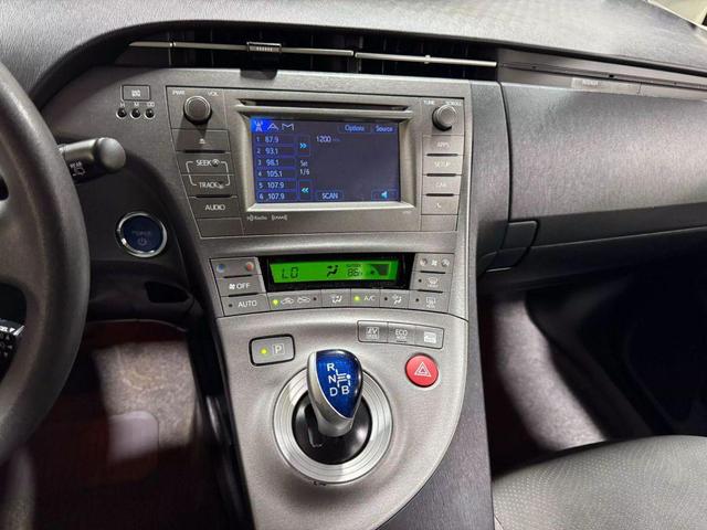 Photo of 2012 Winter Gray Metallic Toyota Prius