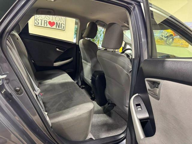 Photo of 2012 Winter Gray Metallic Toyota Prius