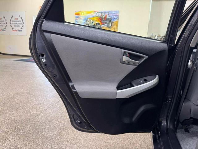Photo of 2012 Winter Gray Metallic Toyota Prius