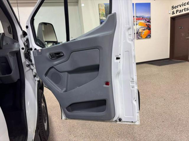 Photo of 2019 Oxford White Ford Transit-350
