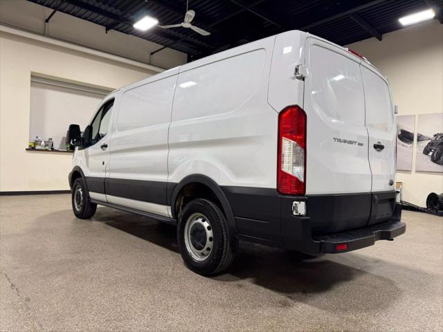 Photo of 2019 Oxford White Ford Transit-350