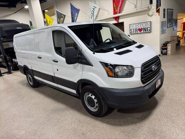 Photo of 2019 Oxford White Ford Transit-350