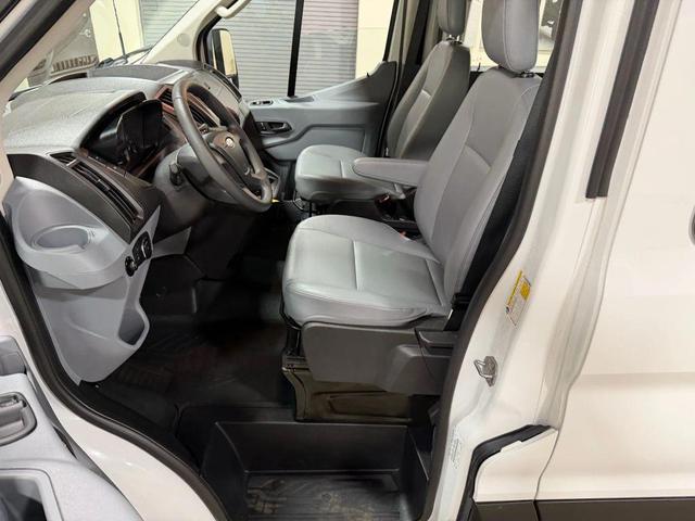 Photo of 2019 Oxford White Ford Transit-350