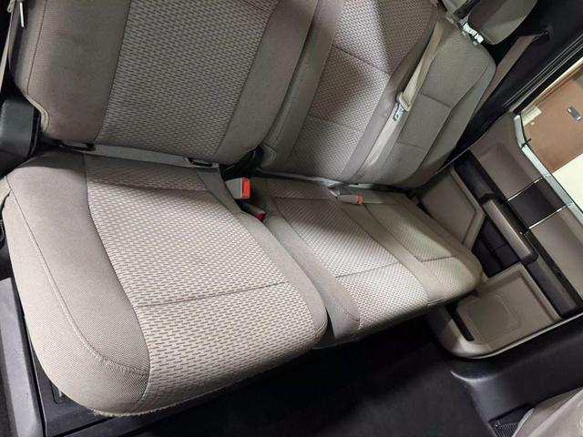 Photo of 2019 Oxford White Ford F-250