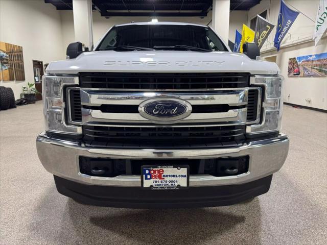 Photo of 2019 Oxford White Ford F-250
