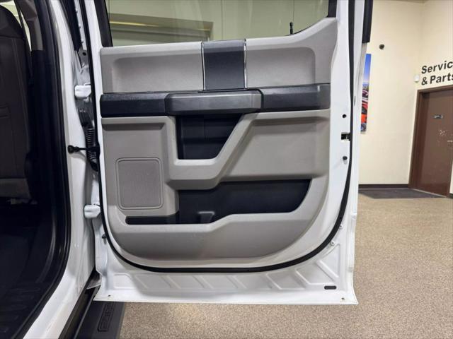 Photo of 2019 Oxford White Ford F-250