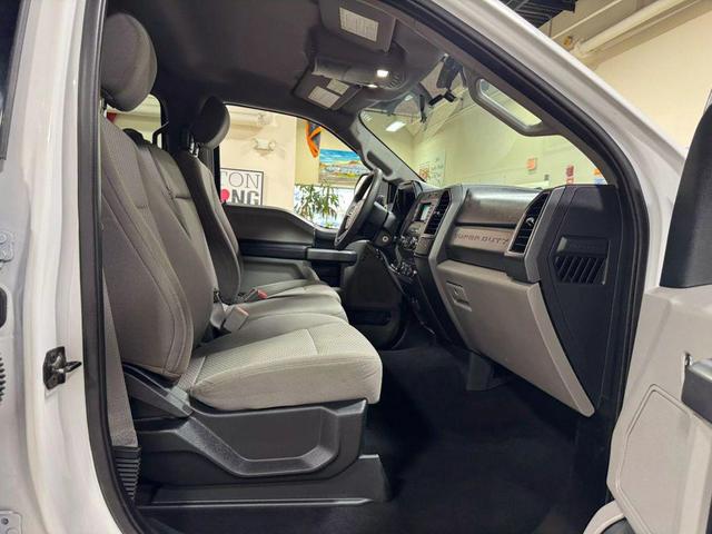 Photo of 2019 Oxford White Ford F-250